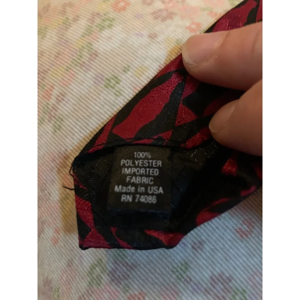 Vintage Coca-Cola Polar Bear Necktie Mens Red Black Soda Advertising Tie USA